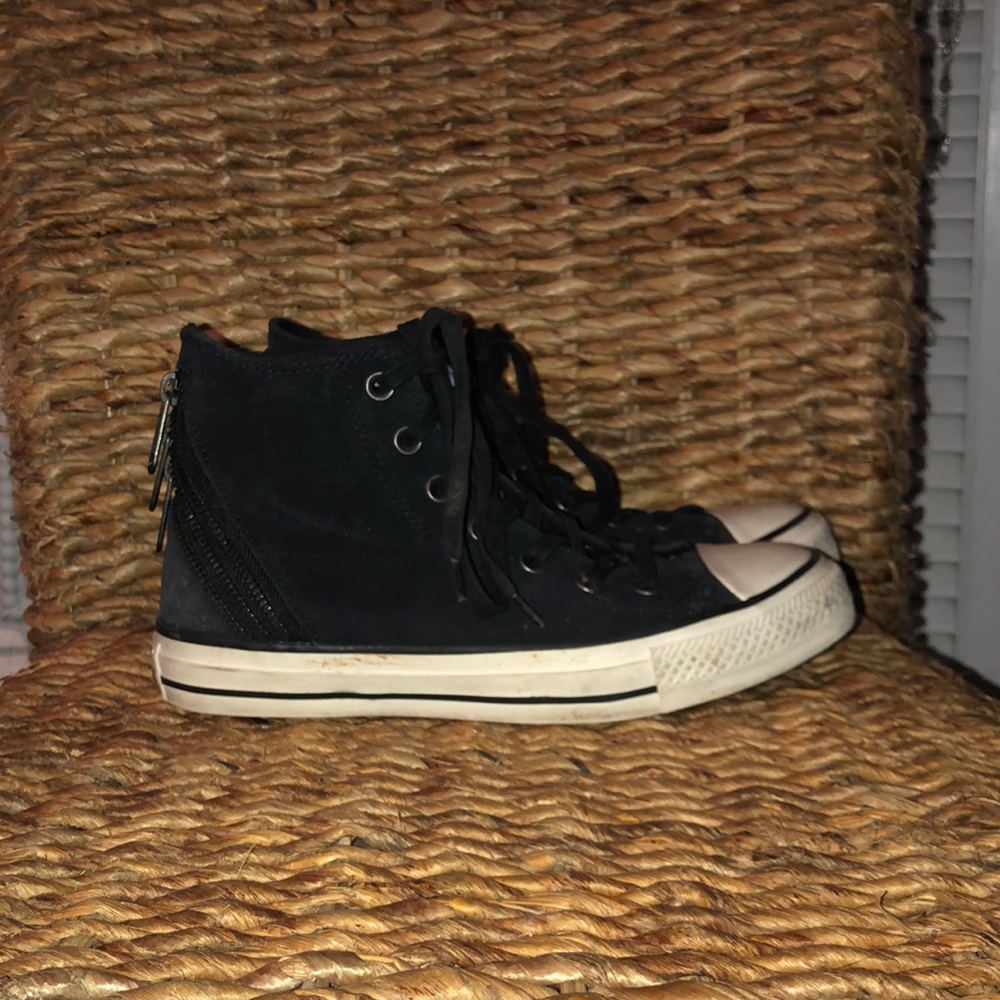 Converse size 5